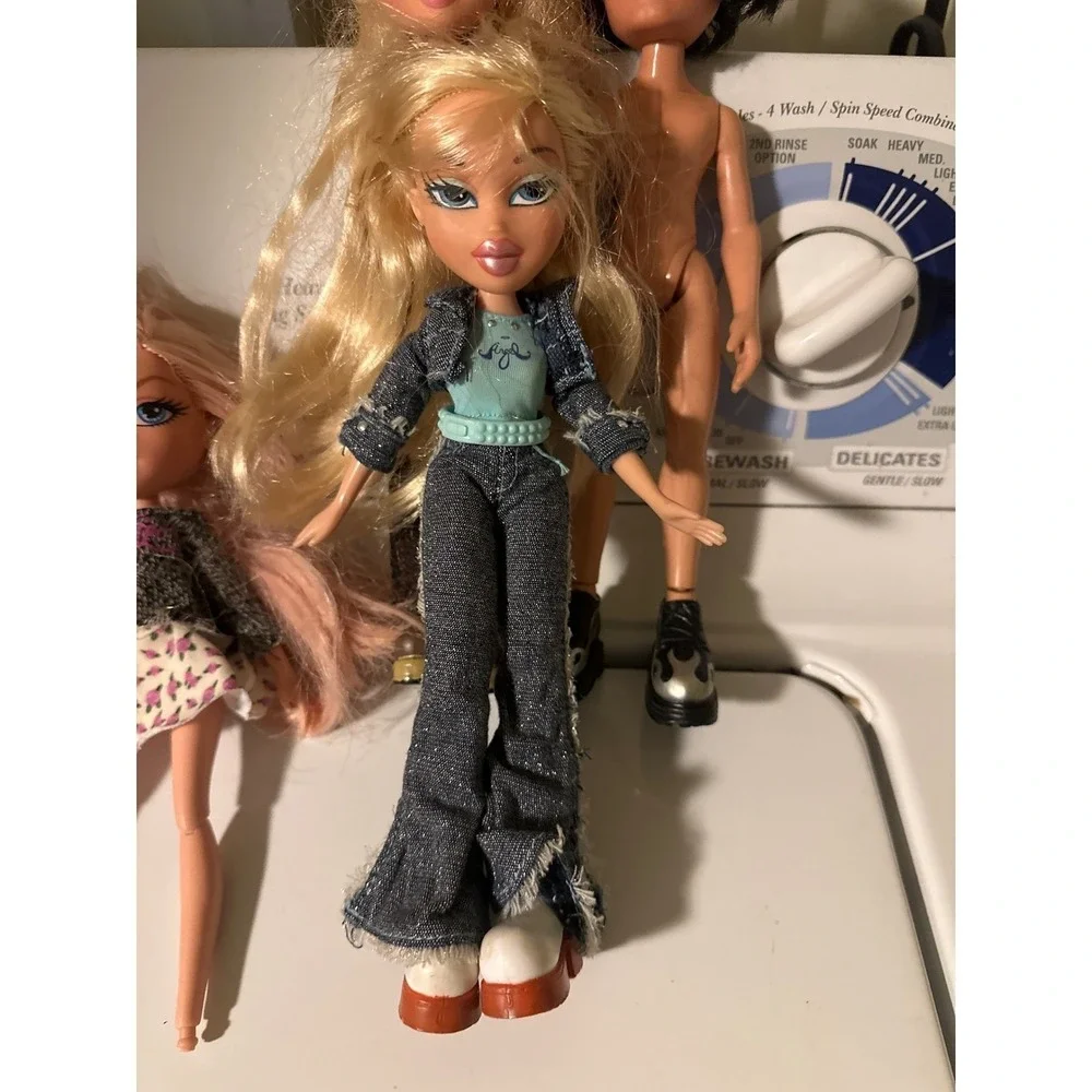 Bratz Doll Lot of 13 MGA Entertainment Bratz Boyz Mixed Clothes Accessories Y2K